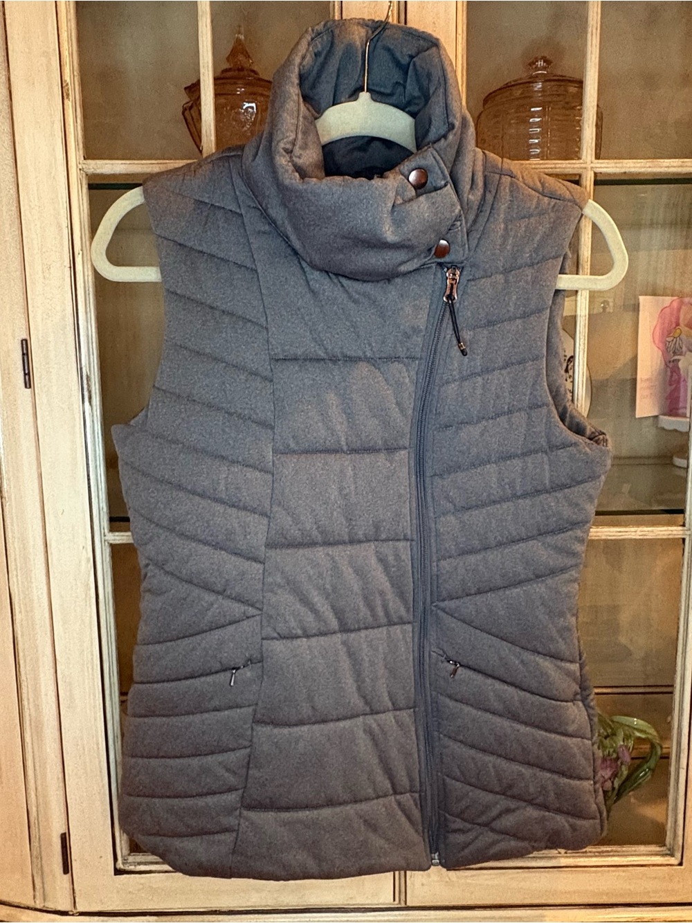 Calia Brand Quilted Sleeveless Puffer Vest with High Collar in Gray